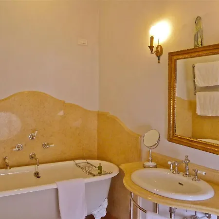 Sleeps 26 Pool Air Con Wifi Villa