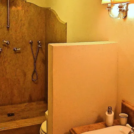 Sleeps 26 Pool Air Con Wifi * Blevio