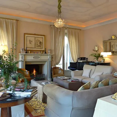 Sleeps 26 Pool Air Con Wifi