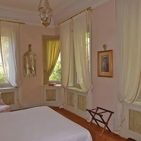 Sleeps 26 Pool Air Con Wifi Βίλα Blevio