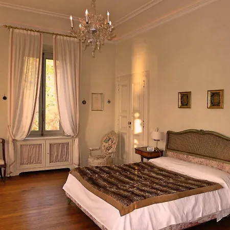 Sleeps 26 Pool Air Con Wifi Blevio